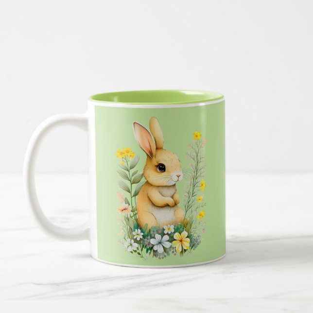 Tasse 2 Couleurs Mignonne lapin et monogramme de Pâques sur vert cl (Gauche)
