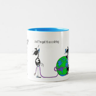 Tasse 2 Couleurs Monde drôle sur une bande dessinée de cheval de