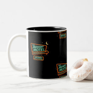Tasse 2 Couleurs Motel Néon Vintage Minuit Épouvantable Halloween