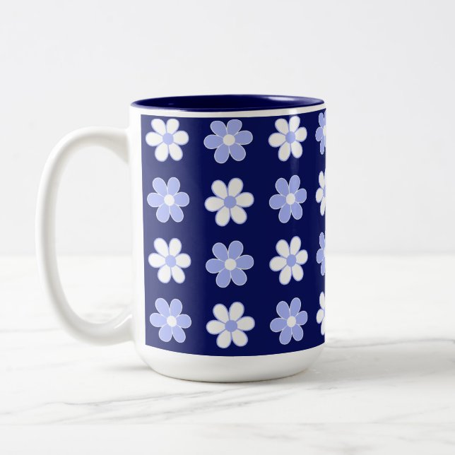 Tasse 2 Couleurs Motif de fleurs bleu et blanc sur fond bleu marine (Gauche)