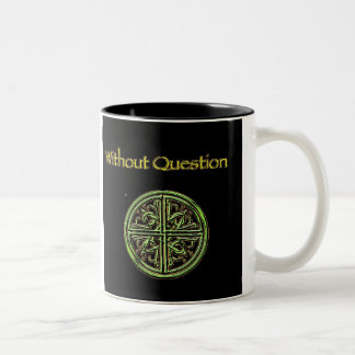 Tasse 2 Couleurs Noir de logo de noeud de WQCeltic - customisé