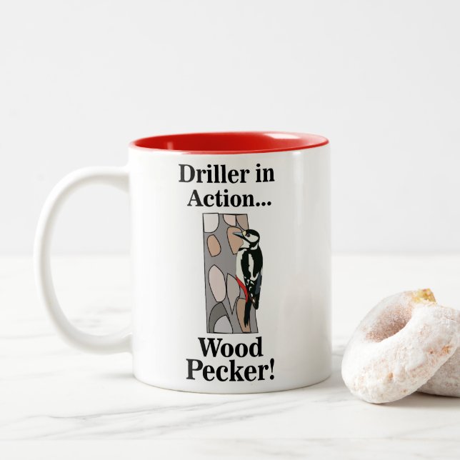 Tasse 2 Couleurs Oiseau de pic forestier amusant (Avec donut)
