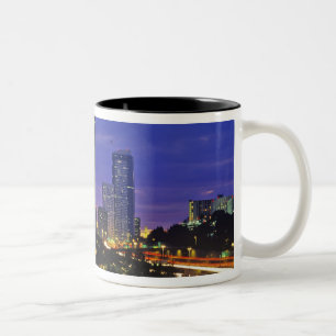 Tasse 2 Couleurs panorama de Seattle, Washington la nuit