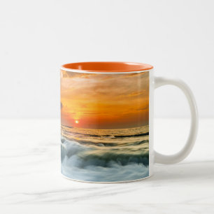 Tasse 2 Couleurs Plage de Manyar au lever de soleil