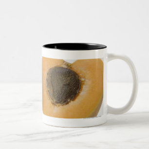 Tasse 2 Couleurs Plan rapproché de section transversale d'une prune
