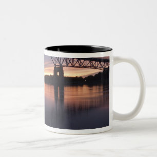 Tasse 2 Couleurs Pont Sagamor au-dessus du canal de Cape Cod 2