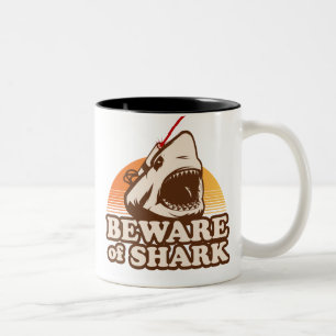 Tasse 2 Couleurs Prenez garde des requins avec des rayons laser De