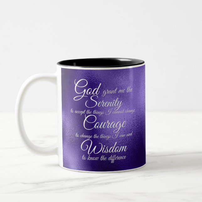 Tasse 2 Couleurs Prière de sérénité en blanc sur violet (Gauche)