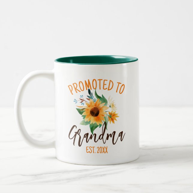Tasse 2 Couleurs Promoté à Grandma Floral Sunflower Personnalisé (Gauche)