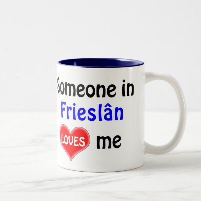 Tasse 2 Couleurs Quelqu'un à Frieslân m'aime (Droit)