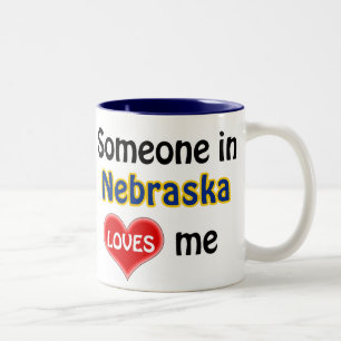 Tasse 2 Couleurs Quelqu'un au Nebraska m'aime