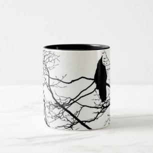 Tasse 2 Couleurs Raven gothique dans un arbre
