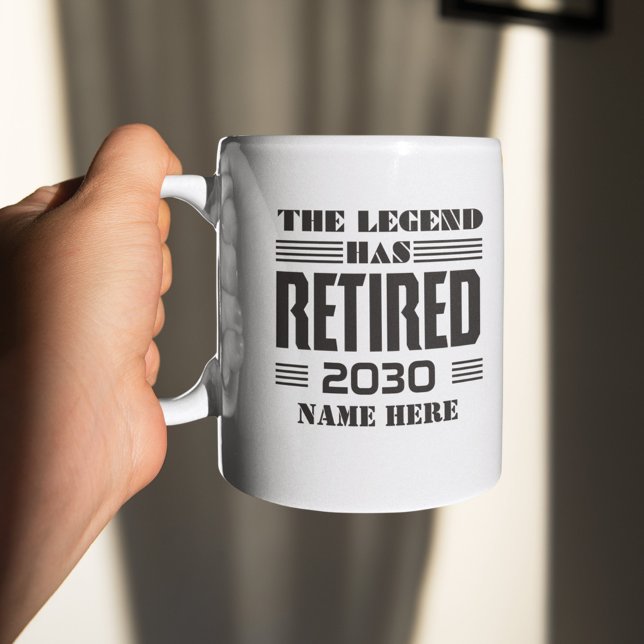 Tasse 2 Couleurs Retraite personnalisée La Légende A Retraité (Créateur téléchargé)