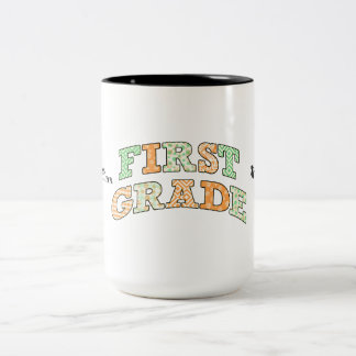 Tasse 2 Couleurs Retro First Grade Back to School Typography