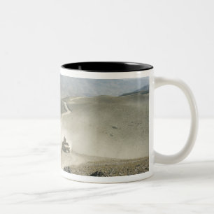 Tasse 2 Couleurs Routes rocailleuses transversales de montagne de
