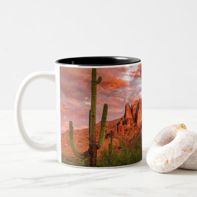Tasse 2 Couleurs Saguaro Cactus Superstition Mountain Sunset Art (Avec donut)