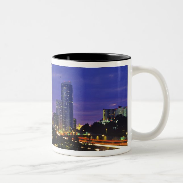 Tasse 2 Couleurs Seattle, Washington Skyline la nuit (Droit)
