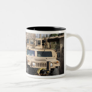 Tasse 2 Couleurs Sécurité de Humvee pendant une patrouille