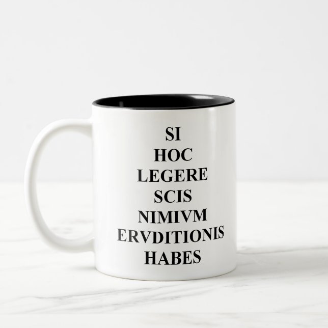 Tasse 2 Couleurs Si vous pouvez lire ce 1 latin (Gauche)