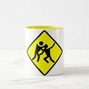 Tasse 2 Couleurs SIGNE ROUTIER D'Avertissement Zombie