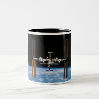Tasse 2 Couleurs Station Spatiale Internationale -- Vu de
