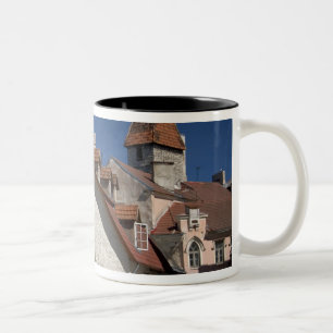 Tasse 2 Couleurs Tallin, Estonie. Tallin est en quelque sorte un