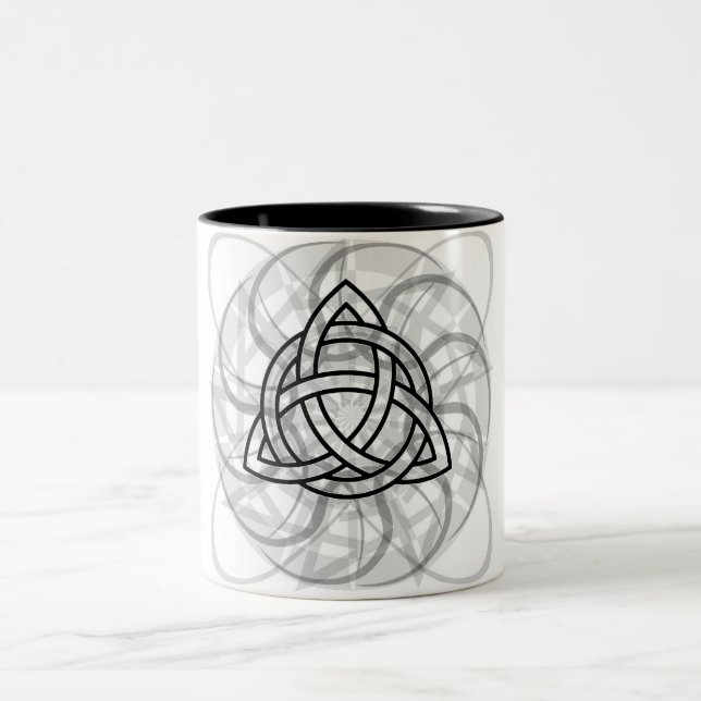 Tasse 2 Couleurs Tatouage tribal de Triquetra (Centre)