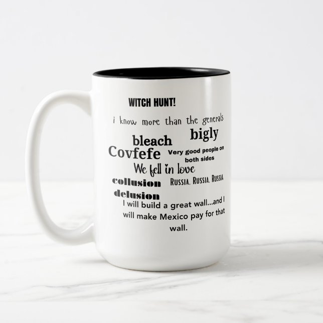 Tasse 2 Couleurs Typographie Cloud de Trump Word (Gauche)