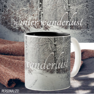 Tasse 2 Couleurs Un sentier à travers la forêt d'hiver enchanteress