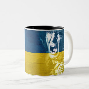 Tasse 2 Couleurs Un soldat de la paix en Ukraine en guerre