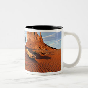 Tasse 2 Couleurs USA, Utah, Monument Valley. Le vent crée