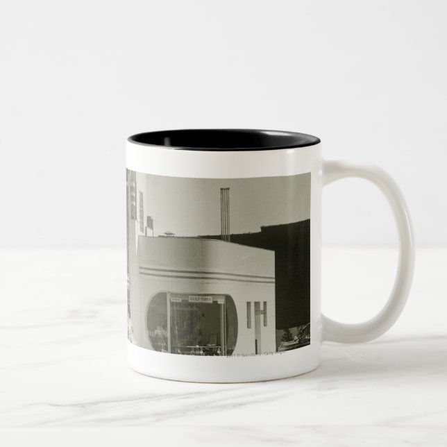 Tasse 2 Couleurs Voitures garées à la station service (Droit)
