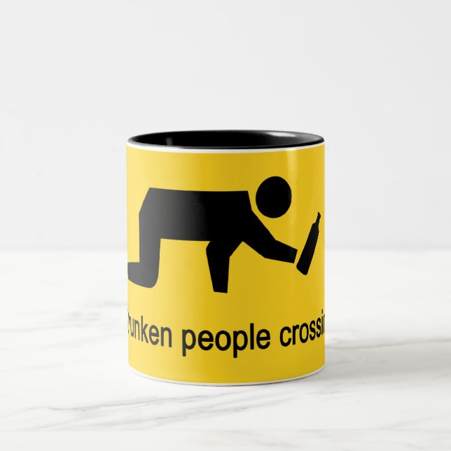 Tasse 2 Couleurs Voyageurs en état d'ébriété traversant ⚠ panneau t (Centre)