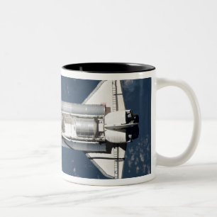 Tasse 2 Couleurs Vue aérienne de Space Shuttle Discovery 3