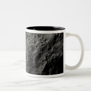 Tasse 2 Couleurs vue de Faux-couleur de la lune Hyperion de Saturn