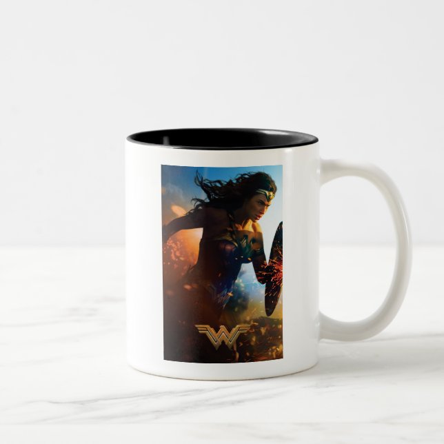 Tasse 2 Couleurs Wonder Woman court sur le champ de bataille (Droit)