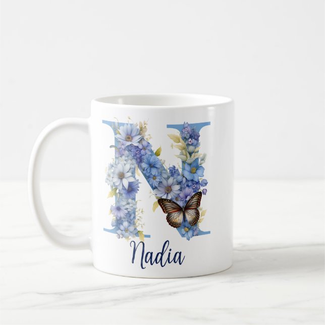 Tasse à café à monogramme fleuri bleu 11 oz (Gauche)