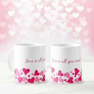 Tasse à café avec cœur de bordure Love Is All You 