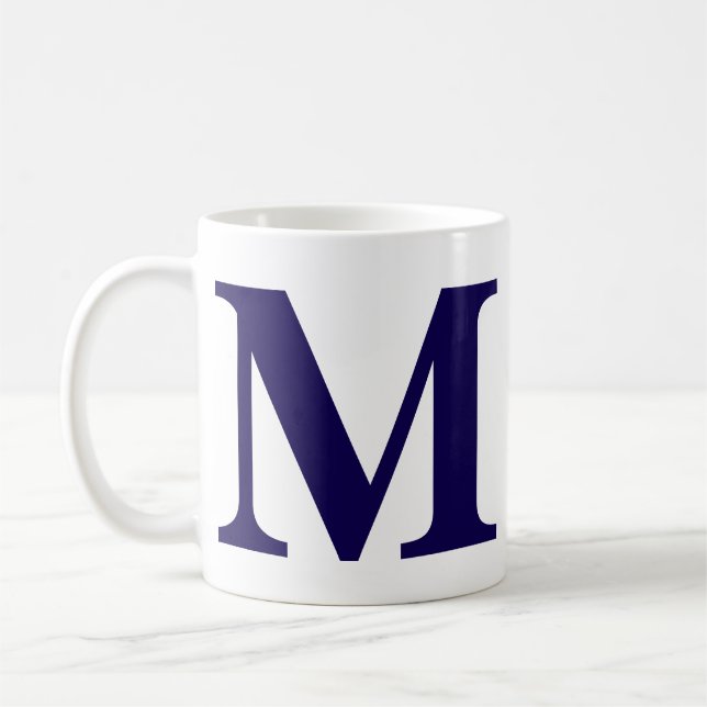 Tasse à café bleu moderne avec monogramme initial  (Gauche)