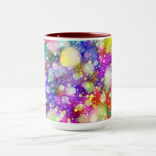 Tasse à café multicolore à deux tons.