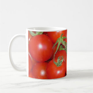 Tasse à café pour la récolte de tomates