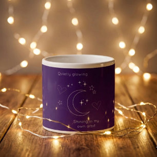Tasse à expresso violette en art linéaire personna