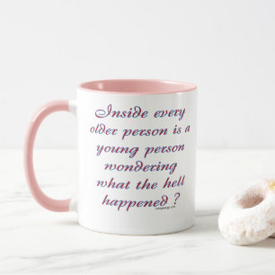 Tasse À l'intérieur de chaque dire de personne plus â