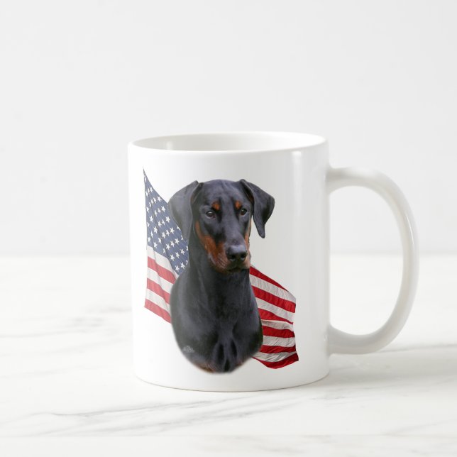 Tasse à oreilles naturelle de noir de pinscher de (Droite)