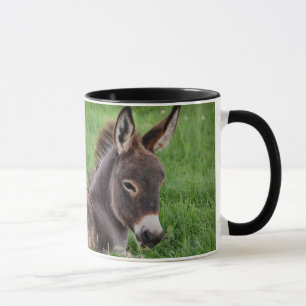 Tasse Âne dans l'herbe