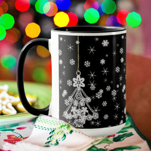 Tasse Arbre de Noël blanc orné flocons de neige sur noir