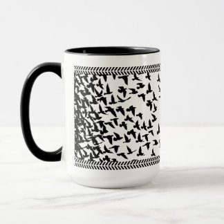 tasse avec oiseaux en noir et blanc, style classiq