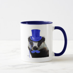 Tasse Badger avec chapeau bleu et moustache