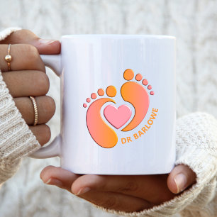 Tasse bébé pieds orange rose coeur