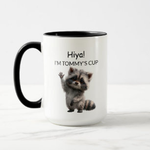 Tasse bébé raton laveur mignon qui fait signe Pe